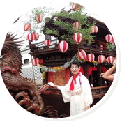 牛窓秋祭り　だんじりが町を巡行