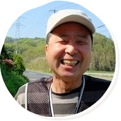 収穫管理の横山さん　「今日も元気に頑張りマッシュ！」